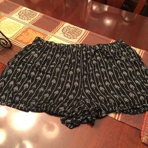 Forever 21 Plus printed shorts
